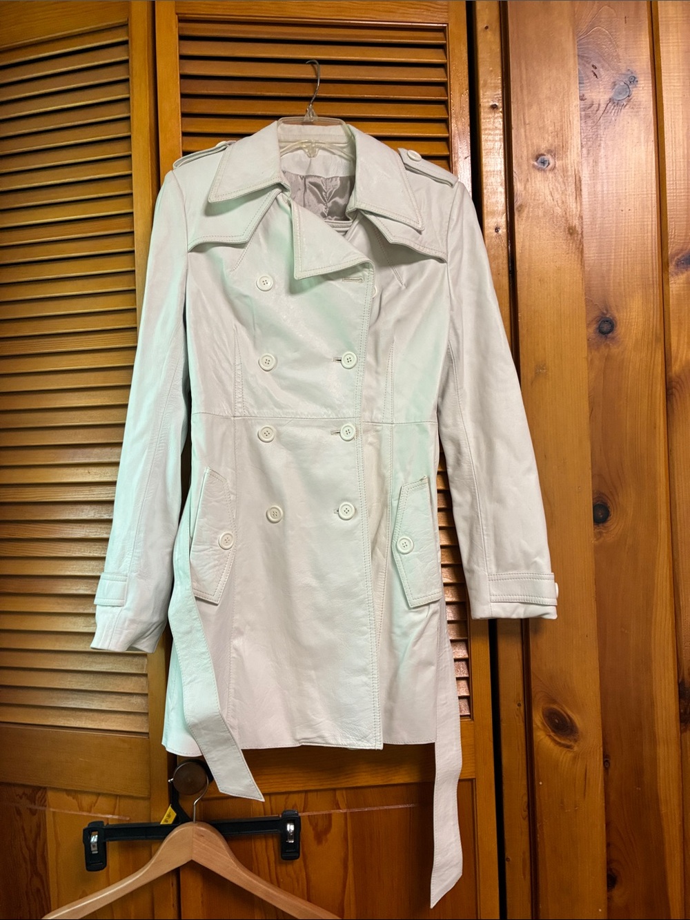 Vera Pelle white Double-Breasted Trench Coat with Waist Tie length 33”